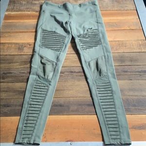 ALO Yoga Moto leggings